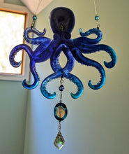 Load image into Gallery viewer, Octopus - Sun catcher - Echo of a Stone