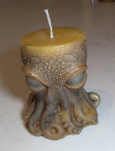 Load image into Gallery viewer, The Abyssal Watcher - Octopus - Candle