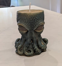 Load image into Gallery viewer, Guardian Of The Unseen - Octopus - Candle