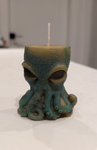 Load image into Gallery viewer, The Abyss Echo - Octopus - Candle