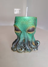 Load image into Gallery viewer, Seafoam Sentinel - Octopus - Candle