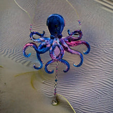 Load image into Gallery viewer, Octopus - Sun catcher - Echo of a Stone