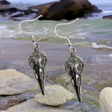 Load image into Gallery viewer, Raven - Earrings