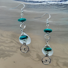 Load image into Gallery viewer, Shell &amp; Wave - Earrings