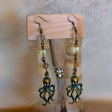 Load image into Gallery viewer, Octopus - Earrings