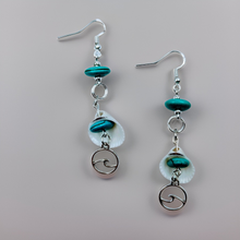 Load image into Gallery viewer, Shell &amp; Wave - Earrings
