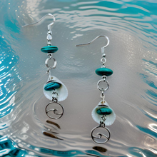 Load image into Gallery viewer, Shell &amp; Wave - Earrings