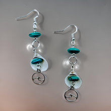 Load image into Gallery viewer, Shell &amp; Wave - Earrings