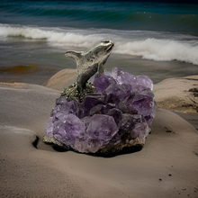 Load image into Gallery viewer, Orca on Amethyst chunk