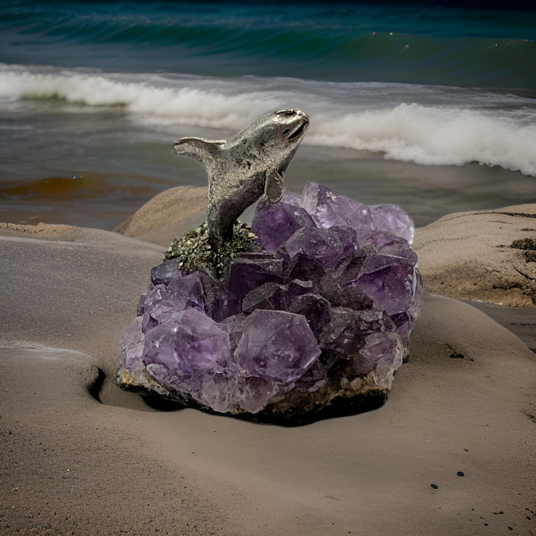 Orca on Amethyst chunk