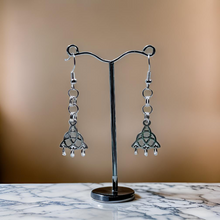 Load image into Gallery viewer, Triquetra - Earrings