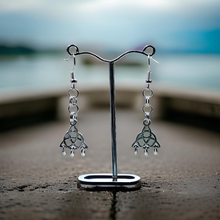 Load image into Gallery viewer, Triquetra - Earrings