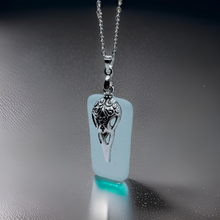 Load image into Gallery viewer, Raven - Sea glass - Necklace