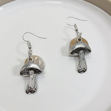 Load image into Gallery viewer, Mushroom - Earrings