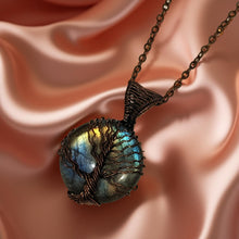 Load image into Gallery viewer, Copper wrapped - Tree of life - Labradorite Necklace