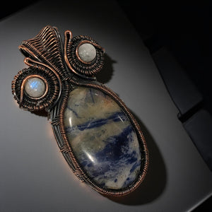 Copper wrapped, Sodalite & moonstone, Pendant