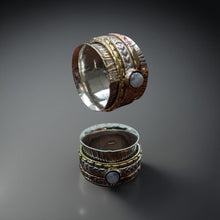 Load image into Gallery viewer, Spinner Ring - Moonstone