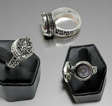 Load image into Gallery viewer, Triquetra - Poison Ring