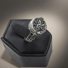 Load image into Gallery viewer, Triquetra - Poison Ring