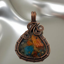 Load image into Gallery viewer, Copper wrapped -Spiny oyster -  Pendant