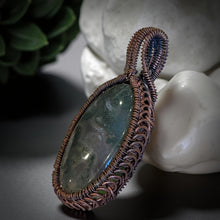 Load image into Gallery viewer, Copper wrapped - Pendant - Green Moss Agate