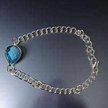 Load image into Gallery viewer, Unleash your voice - Blue Topaz - Bracelet.