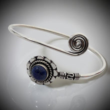 Load image into Gallery viewer, Lapis Lazuli - Bracelet.