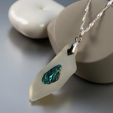Load image into Gallery viewer, Talisman of Transformation -  Sea glass - Necklace