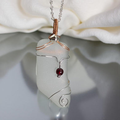 The Garnet Current - Sea glass - Necklace