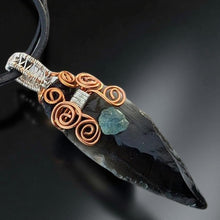 Load image into Gallery viewer, Earth &amp; Sea - Arrowhead - Sea glass - necklace
