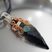 Load image into Gallery viewer, Earth &amp; Sea - Arrowhead - Sea glass - necklace