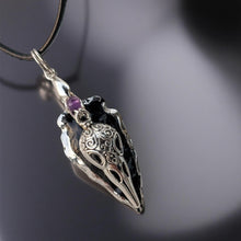 Load image into Gallery viewer, The Raven&#39;s Shield - Arrowhead - Raven