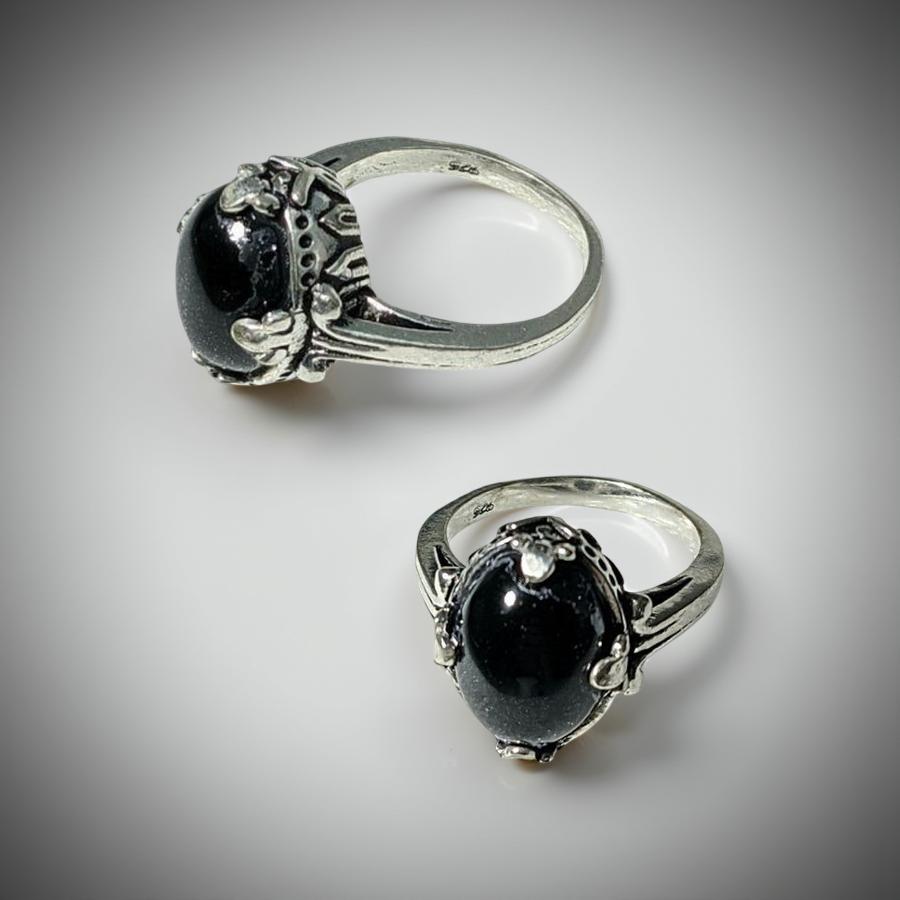 Onyx, Ring