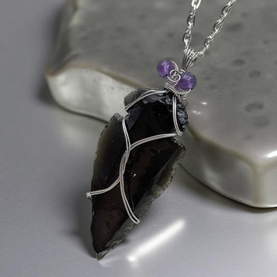 Shadow and Lights - Arrowhead - Necklace