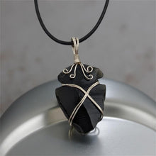 Load image into Gallery viewer, A Shard Of Night - Arrowhead - Necklace