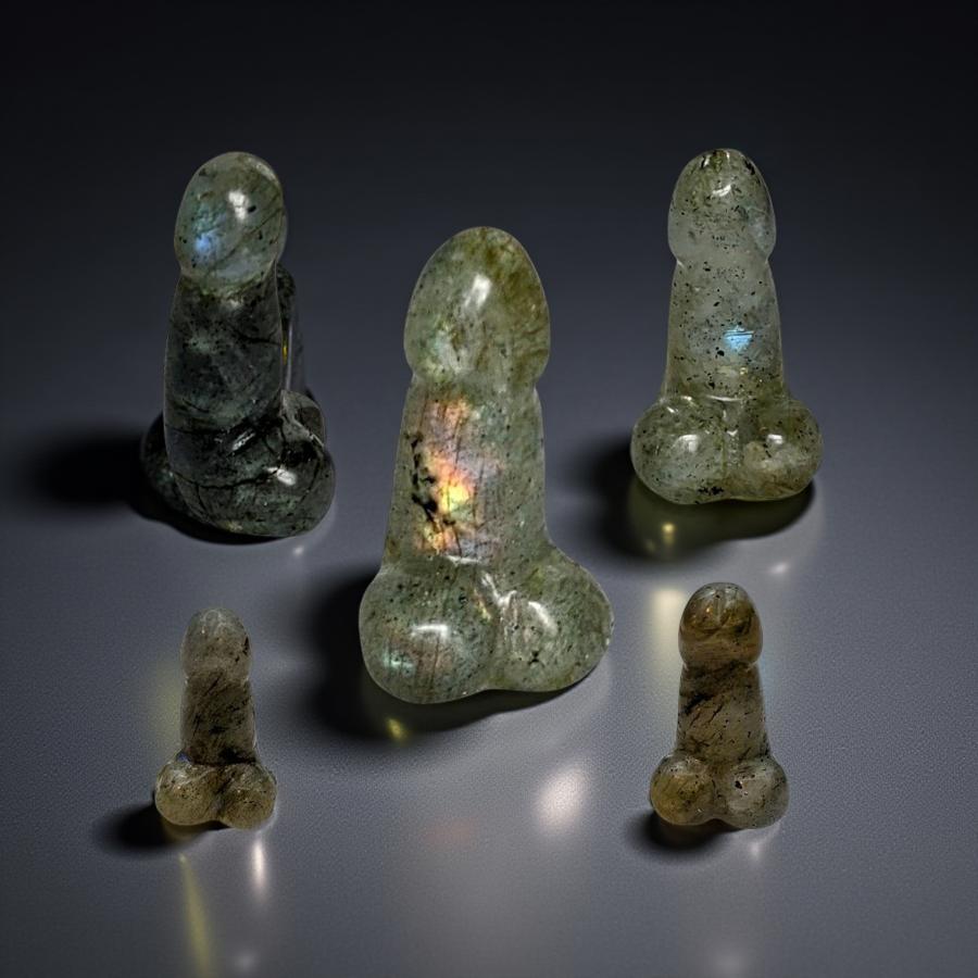 The Northern Light Amulet - Wild Wee Willy Labradorite