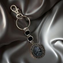 Load image into Gallery viewer, Gothic Skull Cameo - Keychain