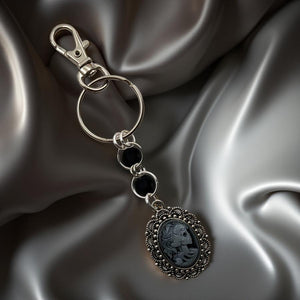 Gothic Skull Cameo - Keychain