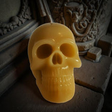 Load image into Gallery viewer, Lumen Aeterna- Skull Candle