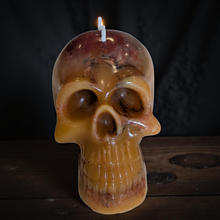 Load image into Gallery viewer, The Vivere Defiant - Skull - Candle