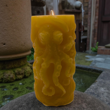 Load image into Gallery viewer, The Deep Diver - Octopus - Candle