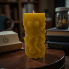Load image into Gallery viewer, The Deep Diver - Octopus - Candle