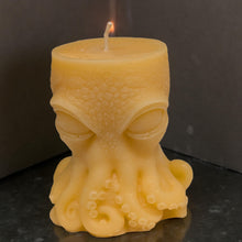 Load image into Gallery viewer, Deep Diver 2 - Octopus - Candle