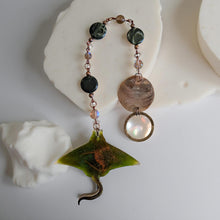 Load image into Gallery viewer, Master Navigator - Manta Ray - Sun Catcher