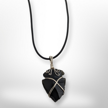 Load image into Gallery viewer, Arrowhead - Necklace